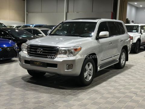 2013 Toyota Land Cruiser GXR V8