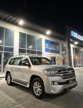 2016 Toyota Land Cruiser GXR V8