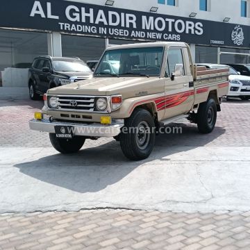 2001 تويوتا لاند كروزر بيك اب ال إكس