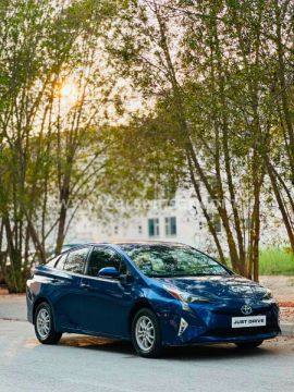 2017 تويوتا Prius