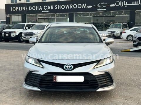 2022 Toyota Camry Hybrid LE