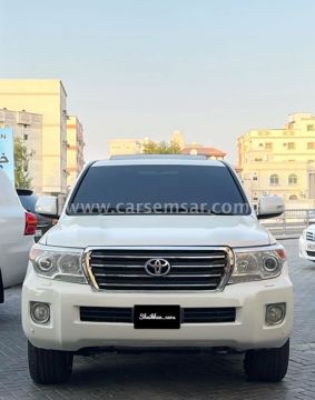 2012 تويوتا لاند كروزر GXR V8