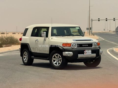 2022 تويوتا إف جي كروزر دفع رباعي