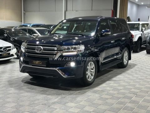 2017 Toyota Land Cruiser GXR