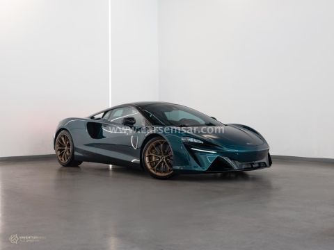 2023 McLaren Artura