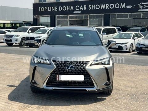 2025 لكزس UX 300h