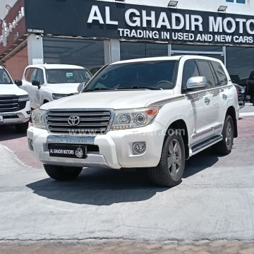 2015 تويوتا لاند كروزر GXR V8