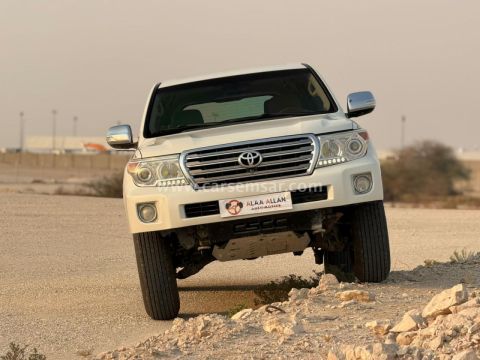 2015 تويوتا لاند كروزر VXR