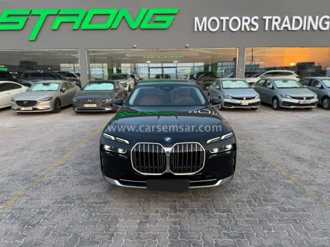 2024 بي ام دبليو الفئة السابعة 735i