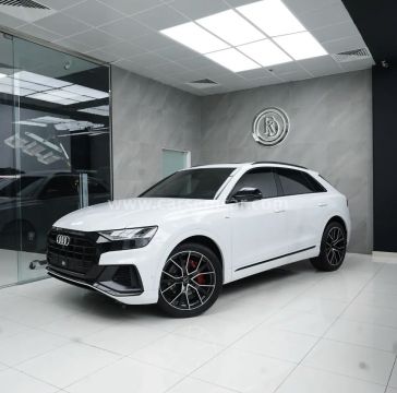 2023 Audi Q8 S-Line