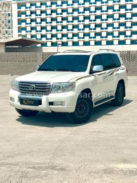 2011 Toyota Land Cruiser GXR V8
