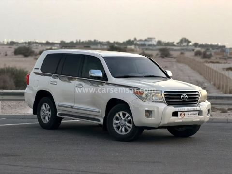 2012 تويوتا لاند كروزر GXR V8