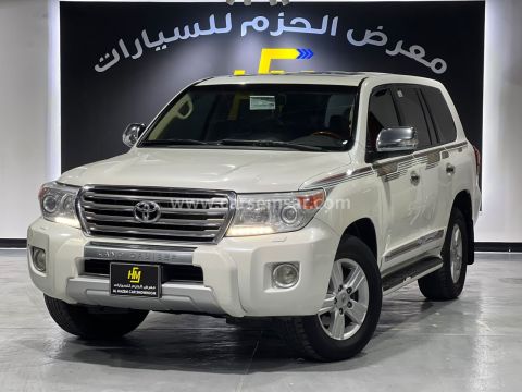 2013 تويوتا لاند كروزر GXR V8