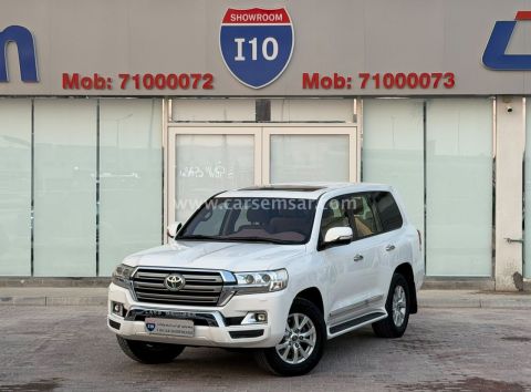 2018 Toyota Land Cruiser GXR V8