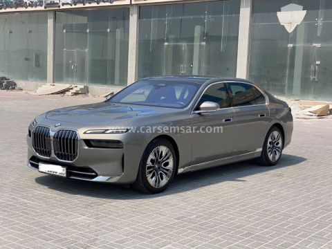 2023 بي ام دبليو الفئة السابعة 735Li