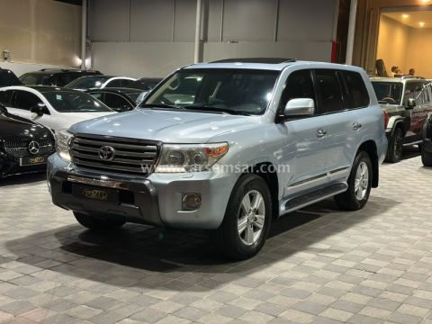 2013 تويوتا لاند كروزر GXR V8
