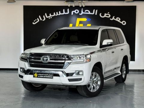 2020 تويوتا لاند كروزر GXR V8