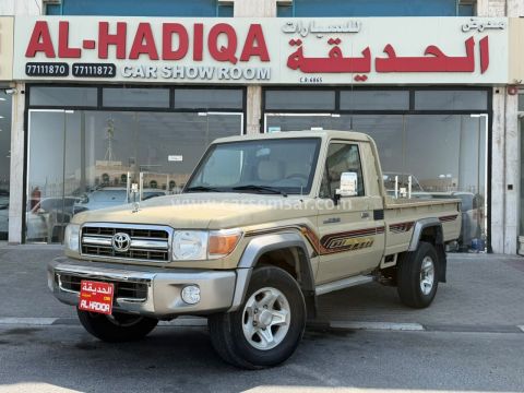 2022 Toyota Land Cruiser Pickup LX