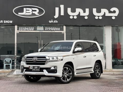 2017 Toyota Land Cruiser VXR