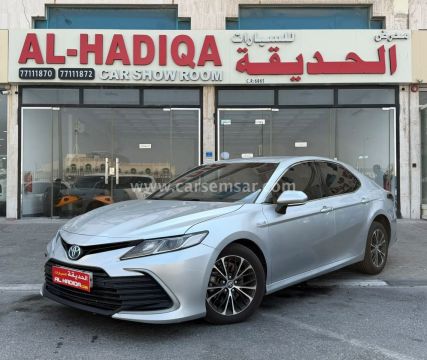 2022 تويوتا كامري هايبرد ال اي