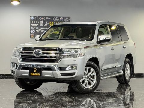 2018 Toyota Land Cruiser GXR V8