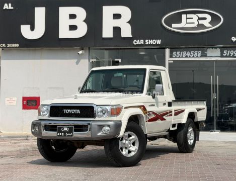 2014 Toyota Land Cruiser Pickup LX