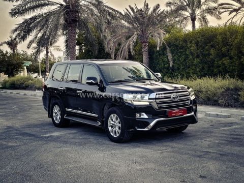 2017 تويوتا لاند كروزر GXR V8