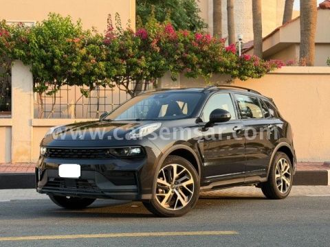 2024 Lynk & Co 01 Louder Pro