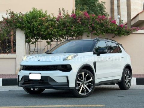 2024 Lynk & Co 01 Louder Pro